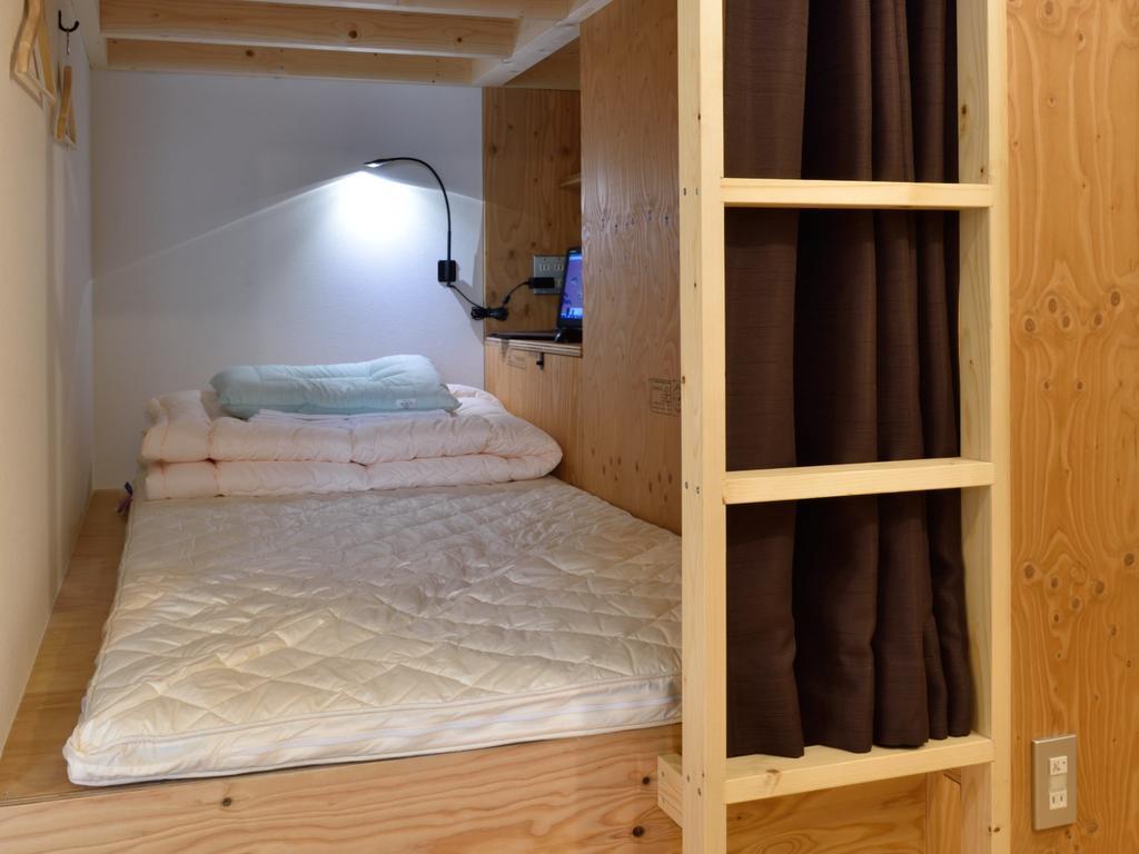 Family Room,166058952:JPEG